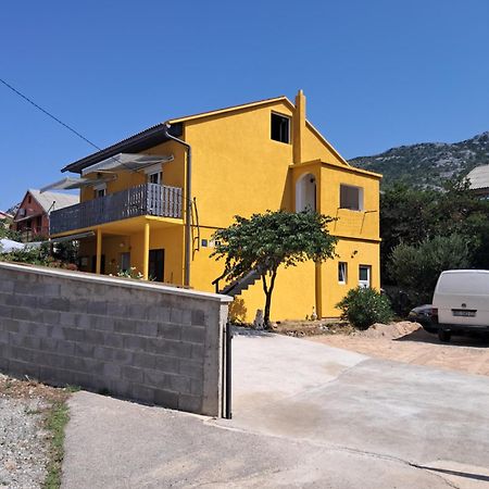 Apartments Mara Bela كارلوباغ المظهر الخارجي الصورة
