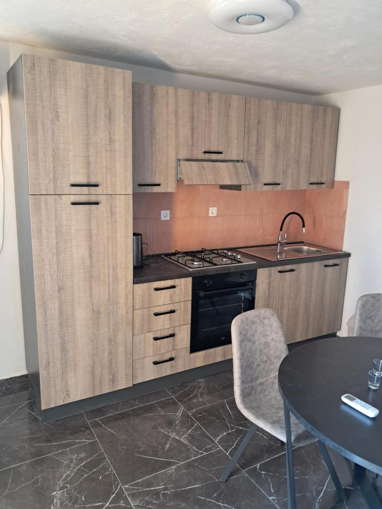Apartments Mara Bela كارلوباغ المظهر الخارجي الصورة