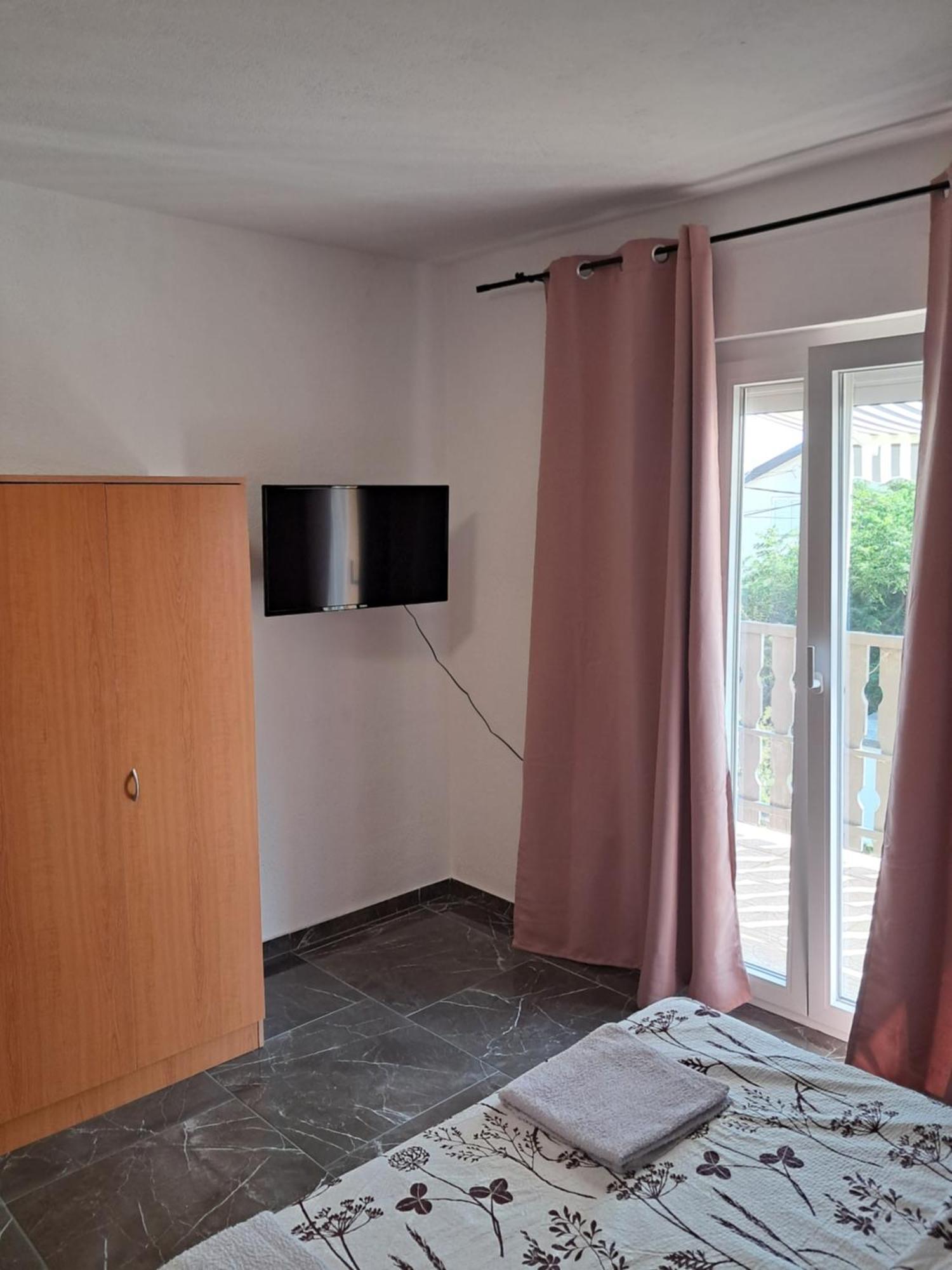 Apartments Mara Bela كارلوباغ المظهر الخارجي الصورة