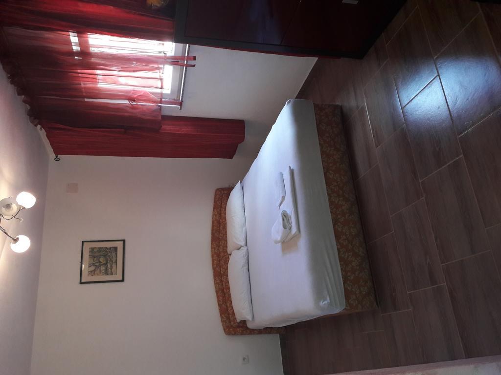 Apartments Mara Bela كارلوباغ المظهر الخارجي الصورة